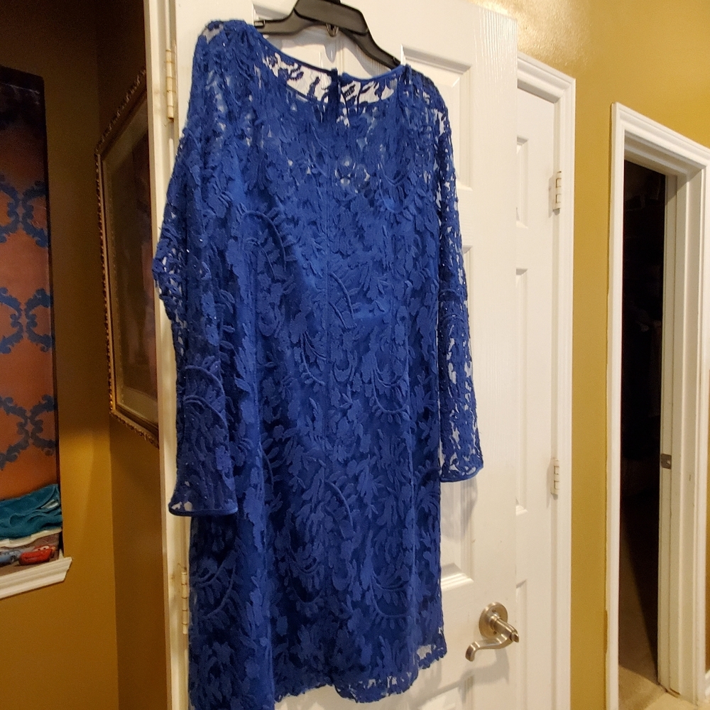 Dress - Picture 2 of 7
